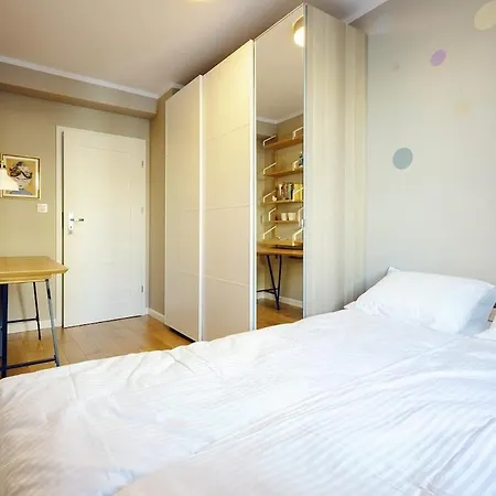 Spacious 3-room - Centre - Free Parking For 2 Cars - Balcony