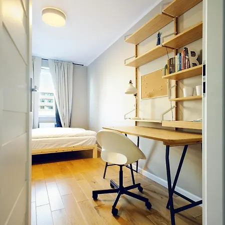 Comfy 3-room - Centre - Free Parking For 2 Cars شقة فروتسواف