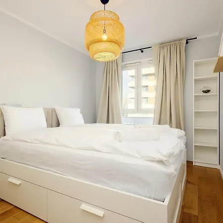 3-Room Apartment In Wroclaw, City Centre, Free Parking For 2 Cars