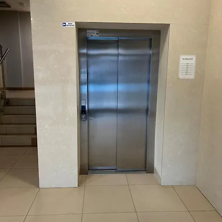 Spacious 3-room - Centre - Free Parking For 2 Cars - Balcony