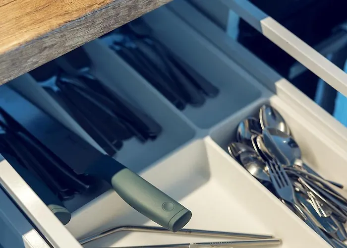 3-Room Apartment In Wroclaw, City Centre, Free Parking For 2 Cars