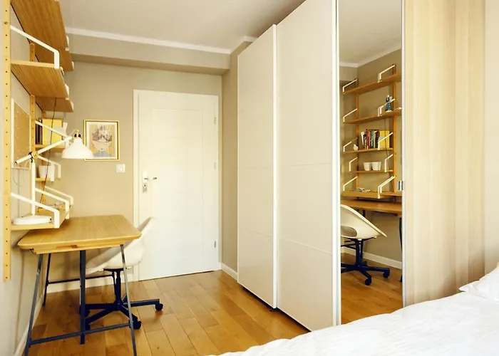 Апартаменты 3-room Centre Near Market Square Free Parking Вроцлав