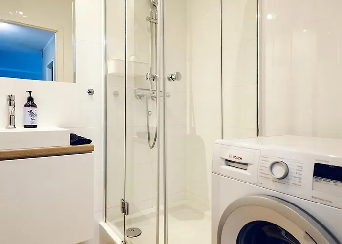 3-Room Apartment In Wroclaw, City Centre, Free Parking For 2 Cars * Wroclaw