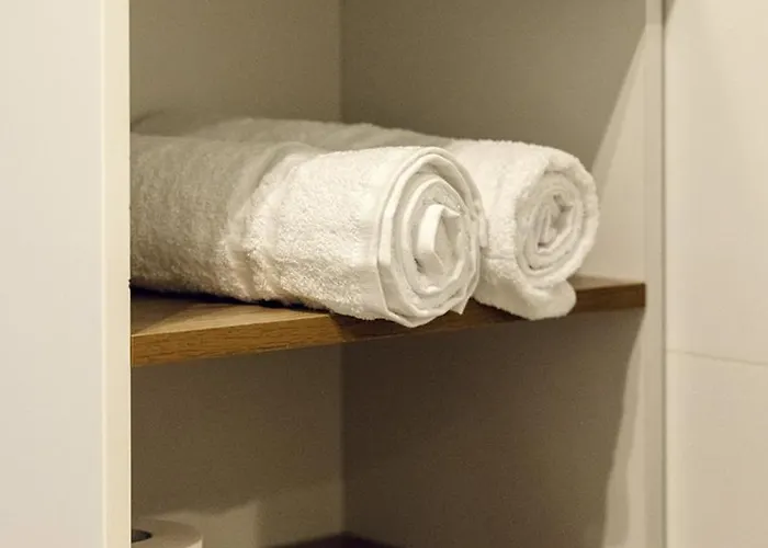 3-Room Apartment In Wroclaw, City Centre, Free Parking For 2 Cars Wroclaw