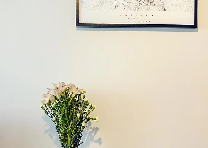 3-Room Apartment In Wroclaw, City Centre, Free Parking For 2 Cars