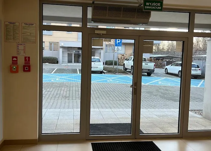 3-Room Apartment In Wroclaw, City Centre, Free Parking For 2 Cars