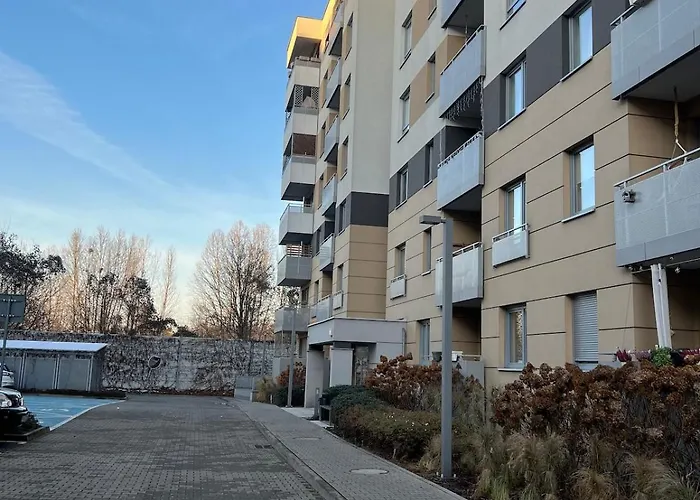 3-Room Apartment In Wroclaw, City Centre, Free Parking For 2 Cars Apartment